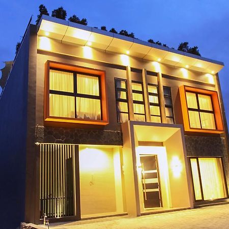Daily Home Villa Dago Bandung Room photo
